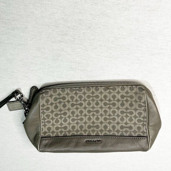 Coach OP Art Grey Wristlet Pouch Has Hangtag Signature Canvas Leather Trim - Picture 1 of 6